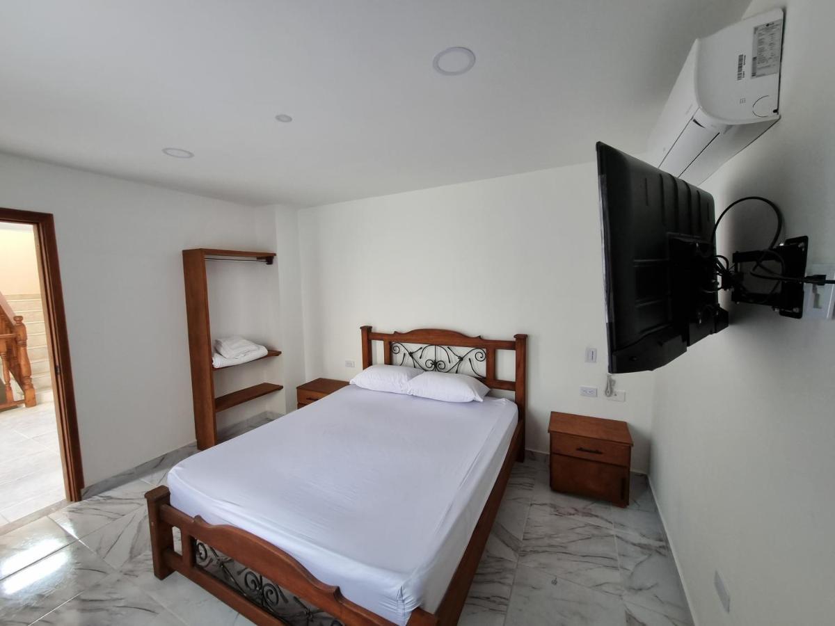 Hotel Antonella Plaza Pinchote ภายนอก รูปภาพ