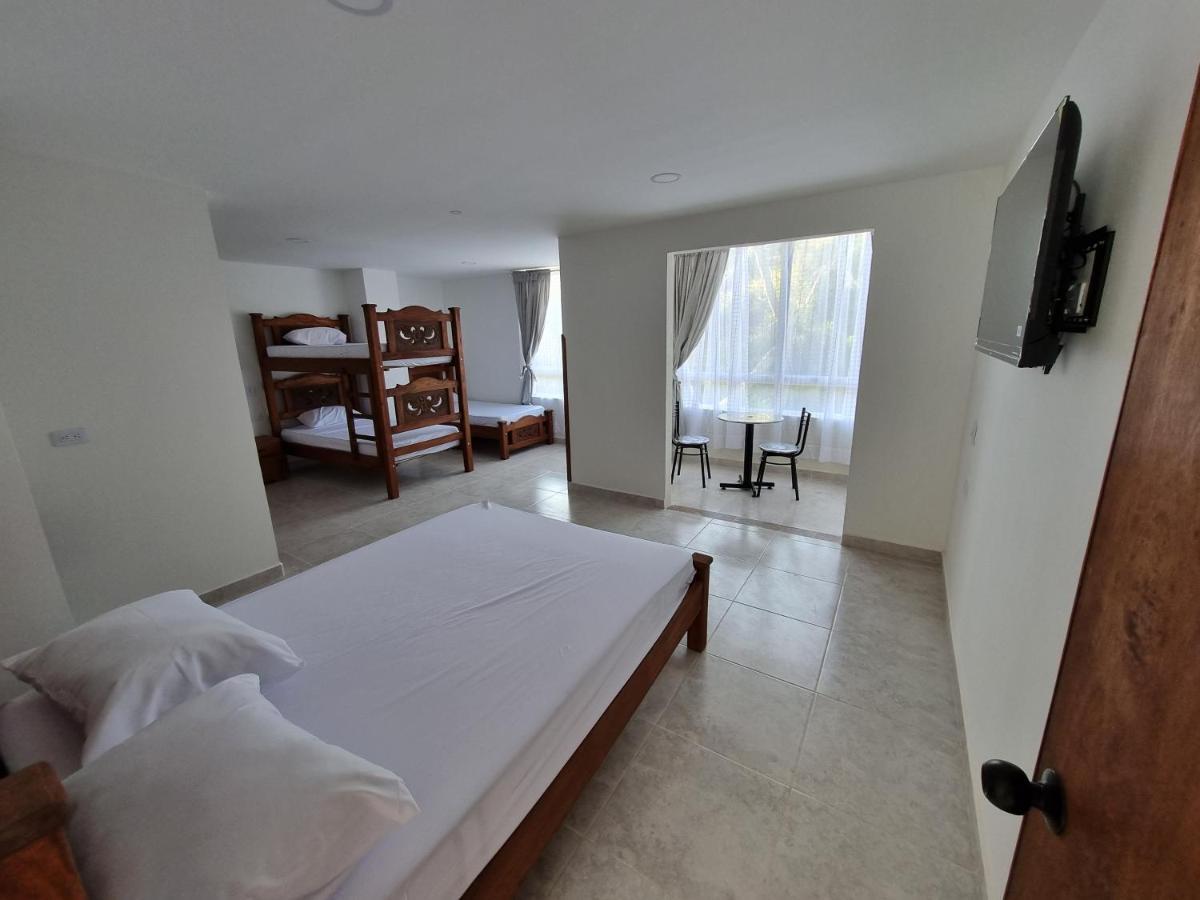 Hotel Antonella Plaza Pinchote ภายนอก รูปภาพ