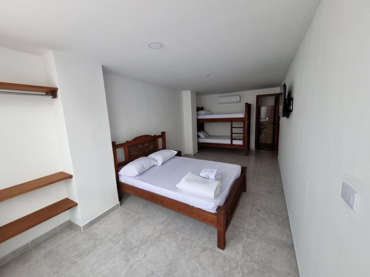 Hotel Antonella Plaza Pinchote ภายนอก รูปภาพ