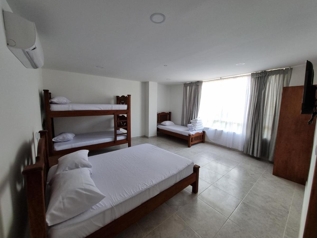 Hotel Antonella Plaza Pinchote ภายนอก รูปภาพ