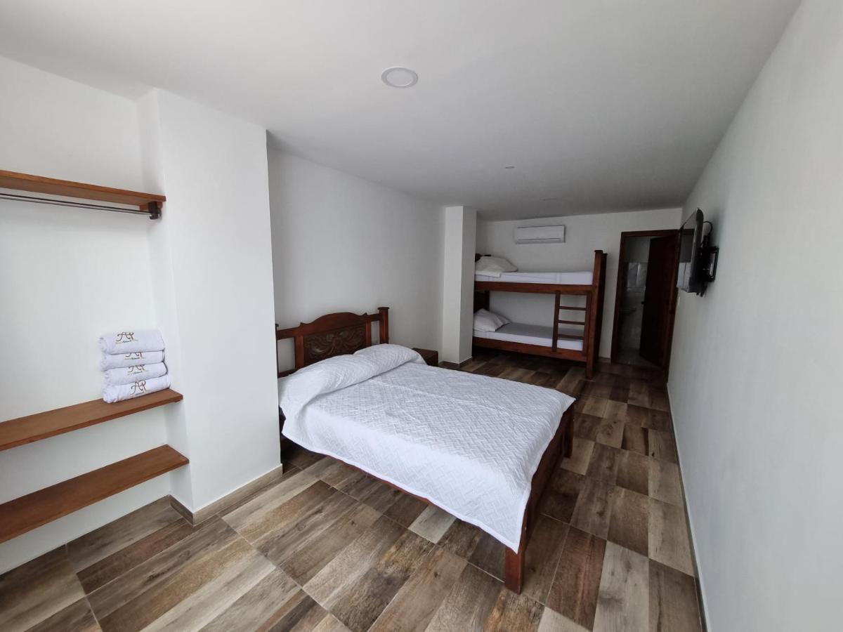 Hotel Antonella Plaza Pinchote ภายนอก รูปภาพ